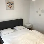 Central View Apartment