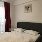 Central View Apartment